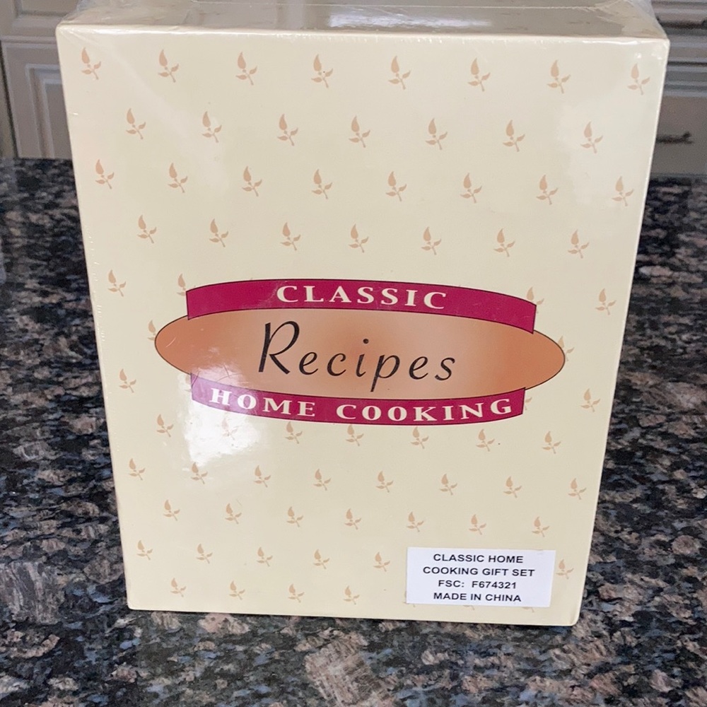 CLASSIC HOME RECEIPE COOKING GIFT SET NWT